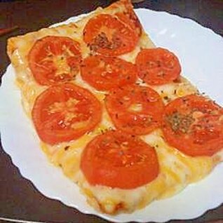 コストコピザを３倍美味しく！トマトバジルピザ